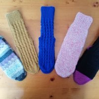 Плетени чорапи, терлички и хватки, снимка 1 - Пантофи - 40394021
