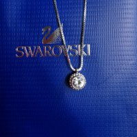 Оригинално Сваровски в кутия колие Swarovski, снимка 1 - Колиета, медальони, синджири - 35453655
