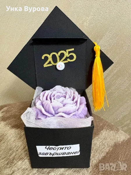 Подарък за завършване (соев восък), снимка 1