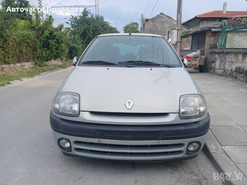 Рено Клио 1,4 i, 2001 г на части, снимка 1