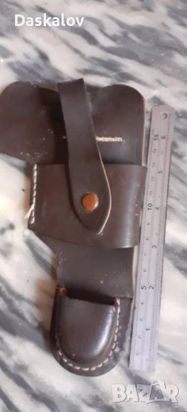 Продавам стар кожен кобур за пистолет, снимка 1