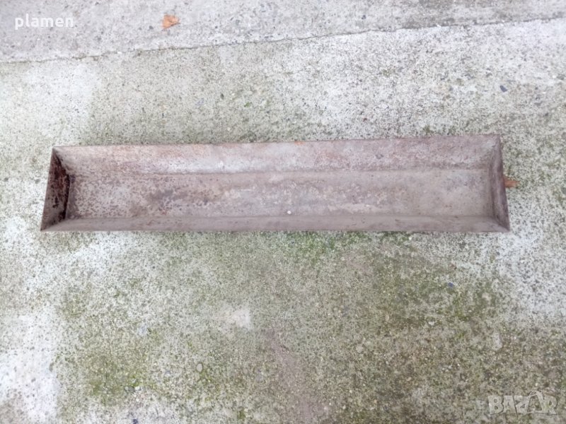 Стара хранилка за животни, снимка 1