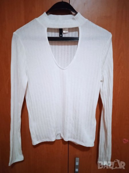 Топ с отворено деколте , снимка 1