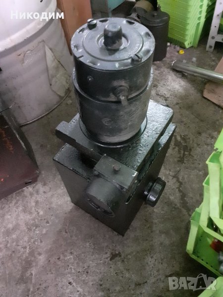 Продавам електрически помпи за самосвал и падащ борд на 12 и 24 волта., снимка 1