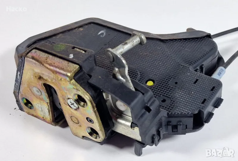 Брава Задна Дясна Тойота Корола Версо Toyota Corolla Verso 2000 - 2004 г., снимка 1