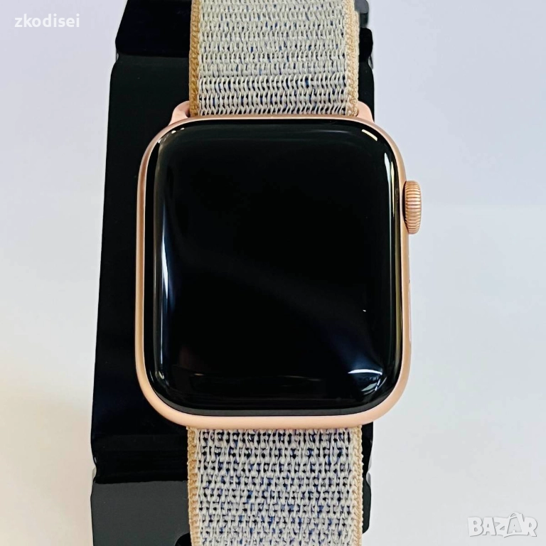 Часовник Apple WATCH 4 44mm, снимка 1