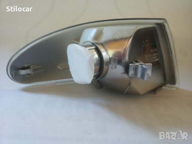 Мигач Ford Mondeo 93г ляв /бял нов/, снимка 2 - Части - 43669218
