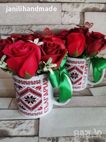 Чаша с рози, народни мотиви, шевици, снимка 3 - Изкуствени цветя - 40402583