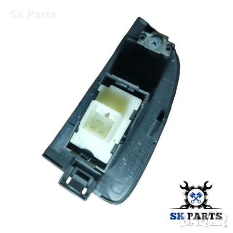 Бутон ел.стъкло предна дясна врата TOYOTA AVENSIS T25/120022/, снимка 3 - Части - 48793589