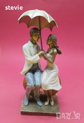 Статуетка - влюбена двойка