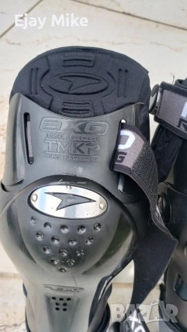AXO Наколенки, налакътници, протектори, снимка 2 - Спортна екипировка - 52890187