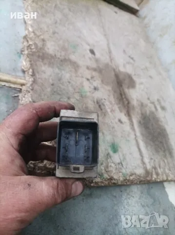 Реле подгревни свещи за Рено Канго 1.5 DCI. 2003 год., снимка 2 - Части - 48985687