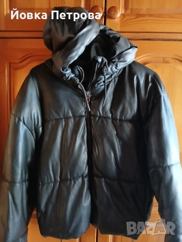 Продавам якета за момиче, черно с пухче, светлосиньо, подходящо за пролет, зима, есен., снимка 3 - Якета - 38361420
