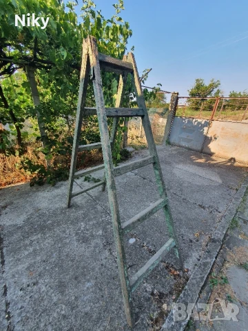 Двойна дървена стълба 