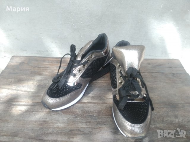 Сребристи маратонки с камъни., снимка 2 - Маратонки - 32994873