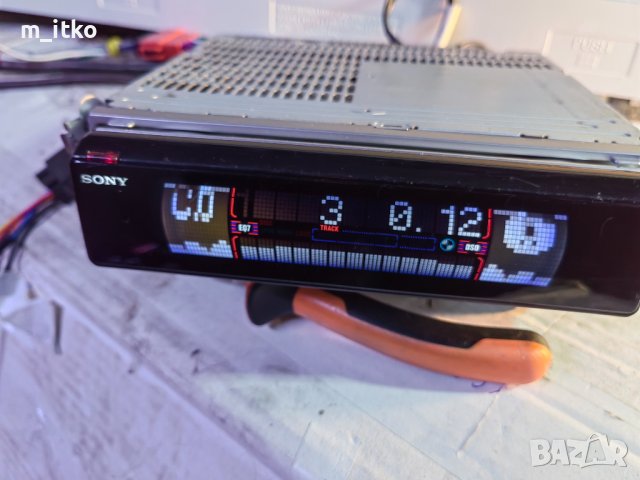 SONY CDX-M670, снимка 8 - Радиокасетофони, транзистори - 43854400