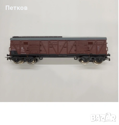 Товарен вагон четириосен Piko мащаб H0