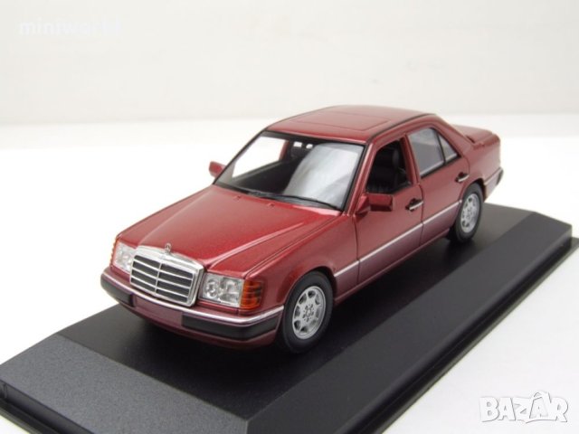 Mercedes-Benz 230E W124 от 1991 - мащаб 1:43 на Maxichanps моделът е нов в PVC дисплей-кейс