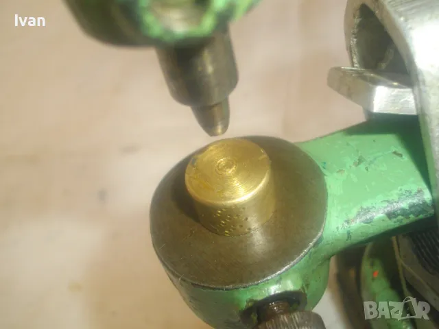 РЪЧНА ВИНТОВА ПРЕСА ПЕРФОРИРАНЕ НА КОЖА ЩАНЦОВАНЕ ЩАМПОВАНЕ КОЛАНИ АКСЕСОАРИ НЕМСКА СТАРО КАЧЕСТВО, снимка 12 - Други инструменти - 49689795