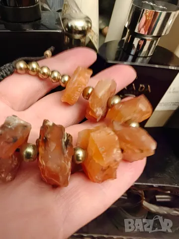 Прекрасна италианска гривна с Хесонит кожа и позлата, снимка 3 - Гривни - 49668668