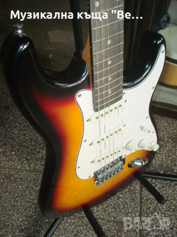 Електрическа китара с кабел и тремоло, снимка 5 - Китари - 47839432