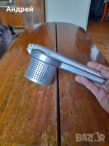 Стара алуминиева преса за картофи, снимка 2 - Други ценни предмети - 53608345