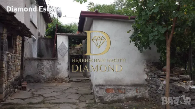 Двуетажна къща в село Средно градище общ. Чирпан