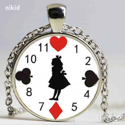 Алиса в страната на чудесата колие медальон часовник 