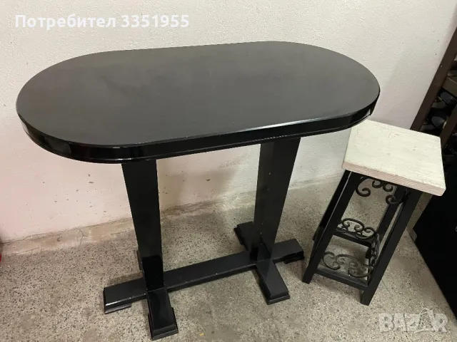 Масивна висока бар маса