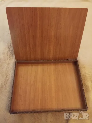 Лазарно гравирана, дървена кутия. , снимка 6 - Антикварни и старинни предмети - 48111894