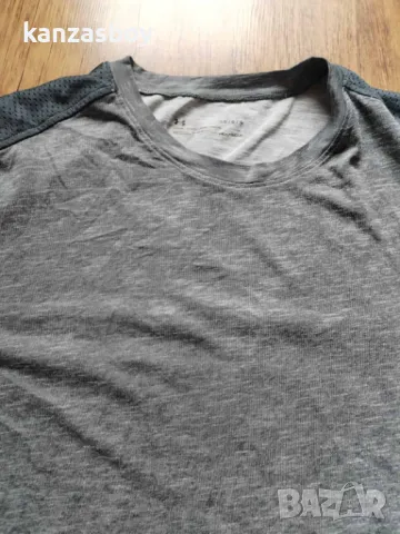 Under Armour The Layered Short Sleeve - страхотна мъжка тениска Л, снимка 7 - Тениски - 49862761
