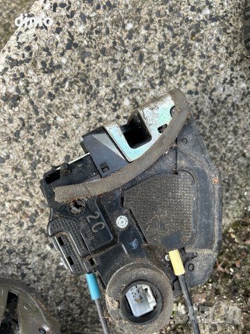 брава Toyota Rav4 2005-2012 предна лява задна заден капак, снимка 6 - Части - 43822248