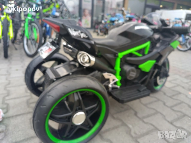 KAWASAKI акумулаторен мотор NINJA черен, снимка 4 - Детски велосипеди, триколки и коли - 53569680
