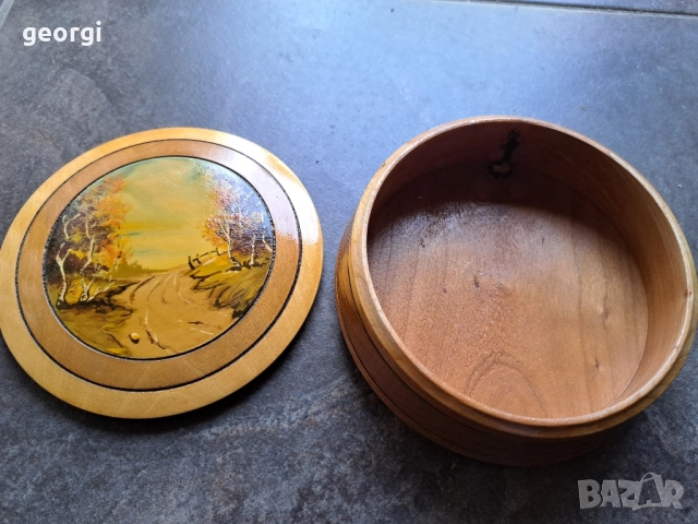 Дървена ръчноизрисувана кутия за бижута 28/2