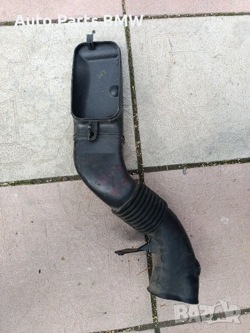 Въздуховод BMW E60 E61 520D  Въздуховод БМВ Е60 Е61 520Д Тръба въздух Е60 Е61 520Д