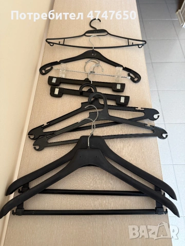 Закачалки различни видове – голямо количество / за магазин за дрехи