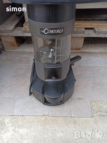 Професионална кафемелачка La chimbali , снимка 1 - Обзавеждане за заведение - 36411480