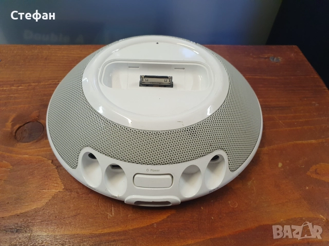 Компактна колонка JBL Може да се ползва с aux кабел. Има си адаптер към нея. Страхотен звук за такав, снимка 4 - Тонколони - 51960992