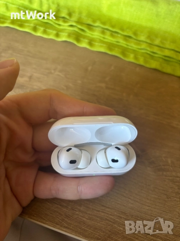 Продавам ОРИГИНАЛНИ Apple AirPods Pro (2nd Generation) с USB-C