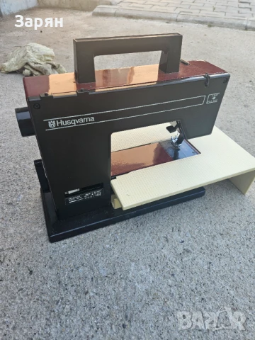 Шевна Машина HUSQVARNA , снимка 4 - Шевни машини - 48507243
