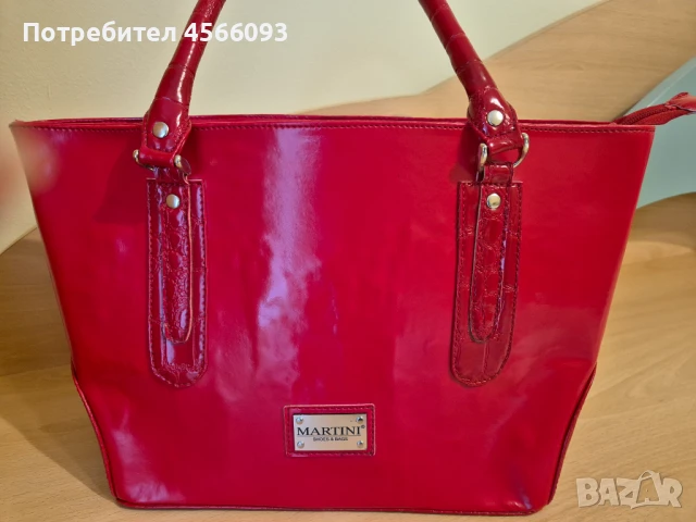 Продавм червена чанта Martini, снимка 3 - Чанти - 51381751