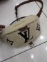 Дамска чанта бежава Louis Vuitton