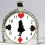 Алиса в страната на чудесата колие медальон часовник 