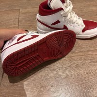 Air Jordan 1 Mid, снимка 6 - Кецове - 43742441