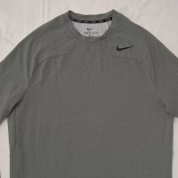 Nike DRI-FIT Fleece Sweatshirt оригинално горнище M Найк спорт горница, снимка 2 - Спортни дрехи, екипи - 44046850