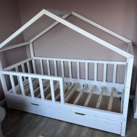 Детско легло тип къщичка, снимка 1 - Мебели за детската стая - 35354916