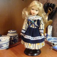 Колекционерска порцеланова кукла , снимка 1 - Колекции - 27415599