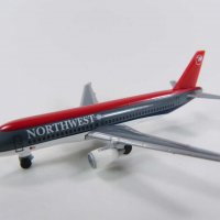 Airbus A320-200 Northwest Airlines самолет - мащаб 1:500 на HERPA Wings моделът е нов в кутийка, снимка 3 - Колекции - 32293963