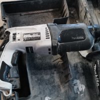 Перфоратор Makita HR2470, снимка 1 - Бормашини - 43830915