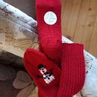 Ръчно плетени Коледни чорапи размер 38, снимка 2 - Дамски чорапи - 43458453